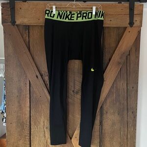 Nike Pro Men’s 2XL Joggers